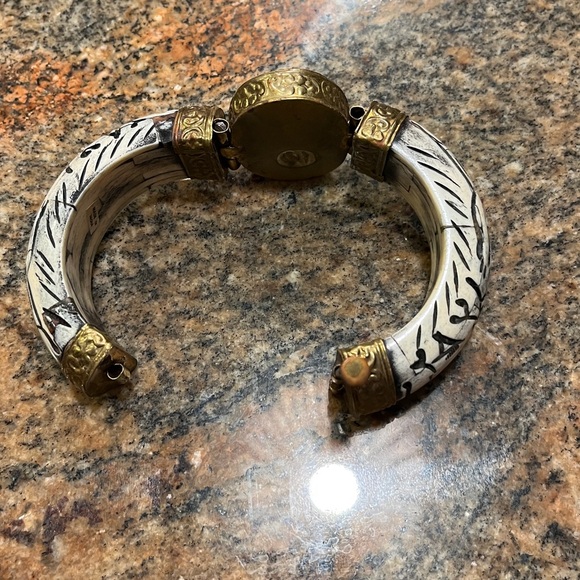 Unique Vintage-gold and cream bangle  Bracelet with elephant - Picture 8 of 11